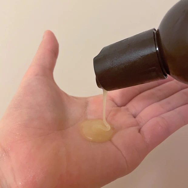 シャンプー出してるところ