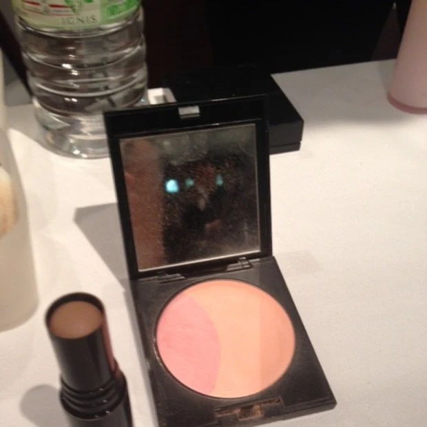 テクいらずで誰でも簡単小顔に！SUQQUで見つけた便利アイテム