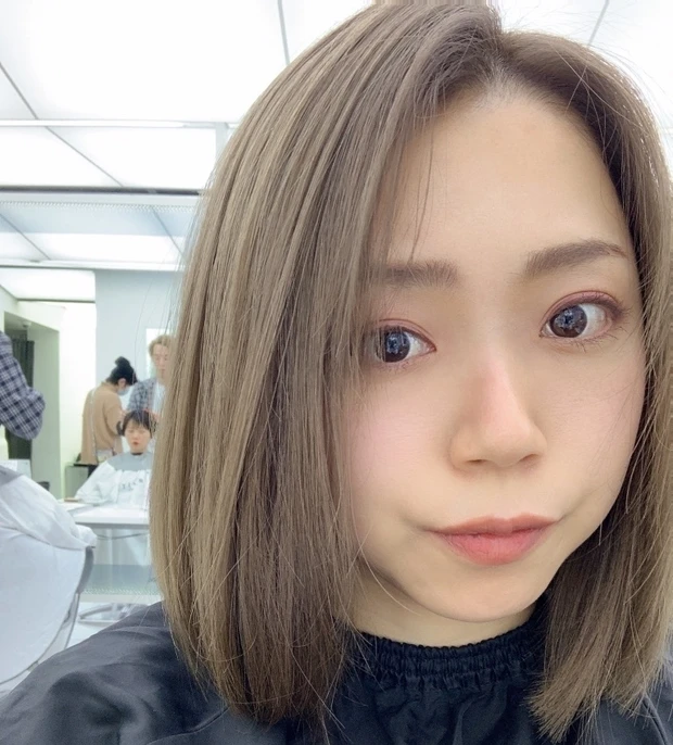 美容院　ブリーチ　ハイトーン　ヘアスタイル