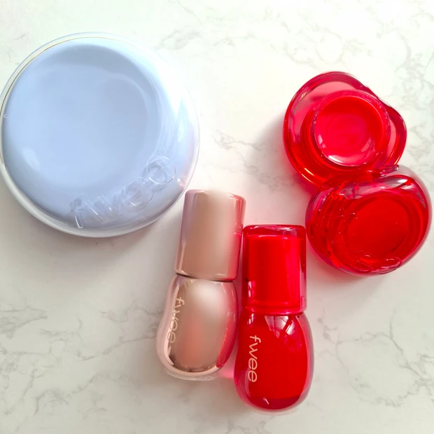 メガ割購入品紹介！乾燥肌・イエベ春が選んだ韓国コスメは？本命の3Dボリューミンググロスピーチ70％のスウォッチも。_1