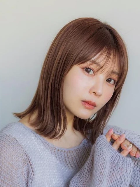 冬 ヘアカラー 明るめ ショコラグレージュ ロブ