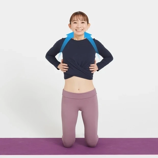 美くびれにおすすめの美筋ヨガ_②の状態から息を吸い込む(4秒)