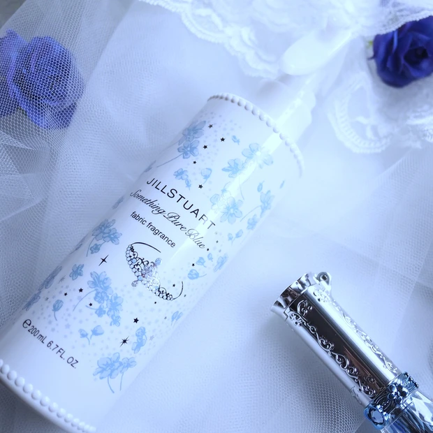 「ジルスチュアート サムシングピュアブルー ファブリック フレグランス」