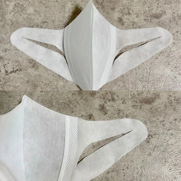 ユニチャーム ソフトーク 超立体マスク_上段 表/下段 裏