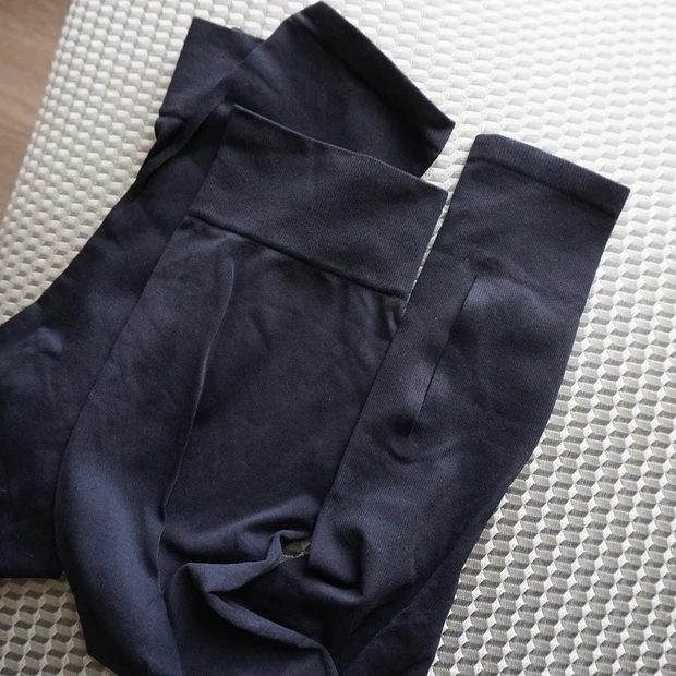 2025年に買い足した紫外線対策グッズ4選のうちのひとつ、ユニクロ｜UVカットシームレスアームカバー【990円】