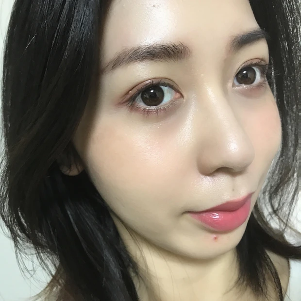 【ツヤ肌をハイライトで手に入れよう】
キラキラツヤツヤになれる
BOBBI BROWN ハイライティングパウダー 02ピンクグロウ
_3
