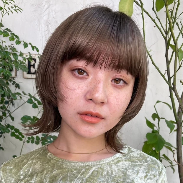 ウルフ　ボブ　ヘア　髪型　ヘアスタイル　大人　前髪あり　30代　40代