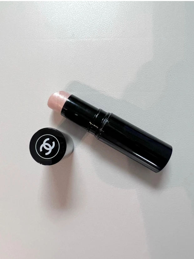 【秋メイク🍁大人艶肌が完成♡】
垢抜けメイクには欠かせない！推しコス▶︎私的ハイライトはW使いが🙆‍♀️_2_1