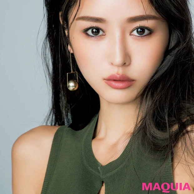 イエベ肌と相性抜群! ピンクベージュのリップで美人な唇を演出