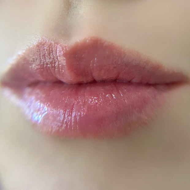 ラブシャイン キャンディ グロウ バーム 44B スウォッチ