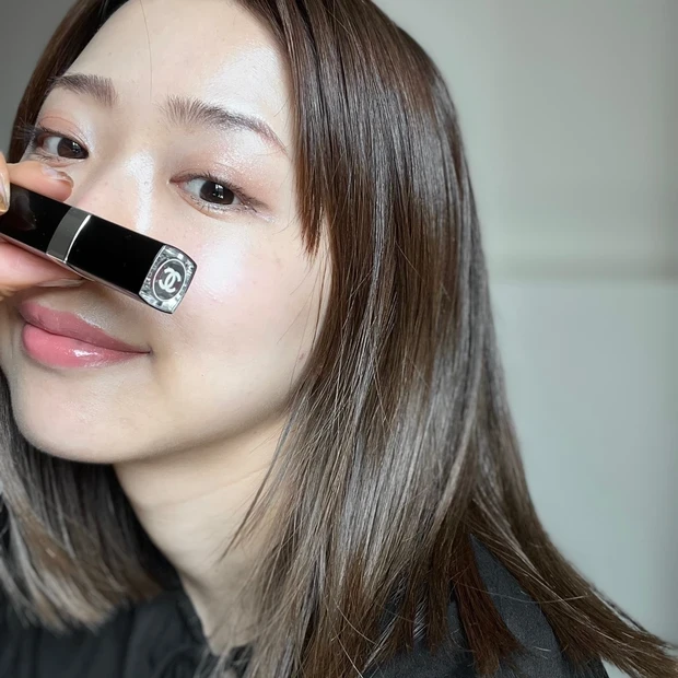 シャネル ルージュ ココ ブルームの人気色:110 シャンス ドゥ シャネル スウォッチ