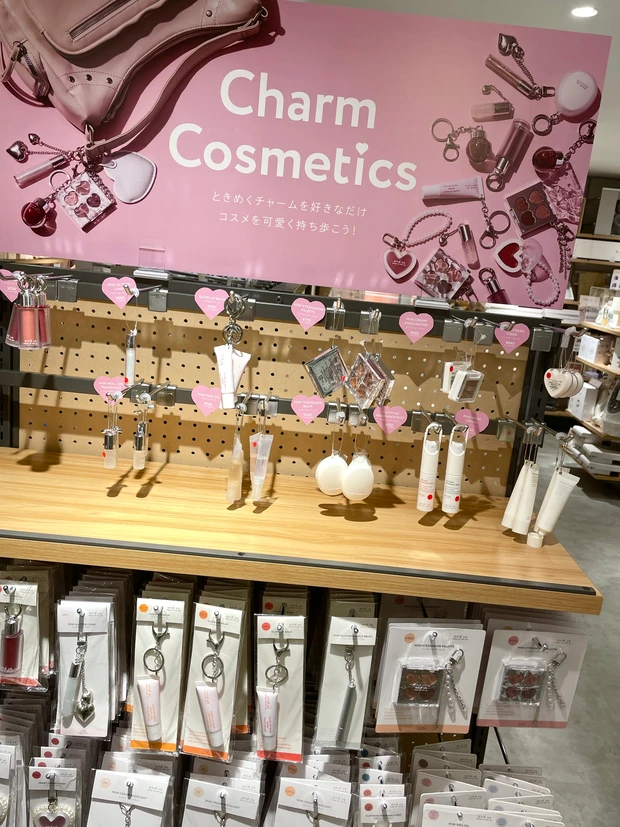 スリコ　スリーコインズ　チャームコスメ