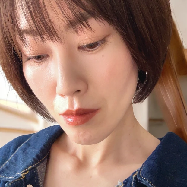 シグニチャーカラーアイズ14の30代ママメイク