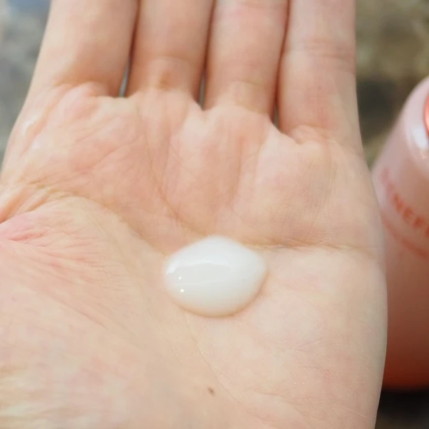 「ベネフィーク エマルジョンEXⅠ」のテクスチャー