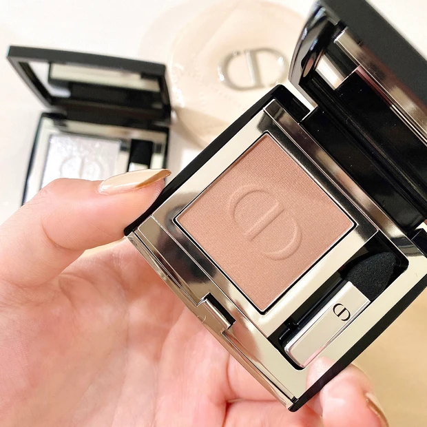 【旬の秋メイク】今抑えておくべきは、キラキラミルクティーメイク！ディオールの人気アイシャドウを使ったアイメイクHowTo_1_1