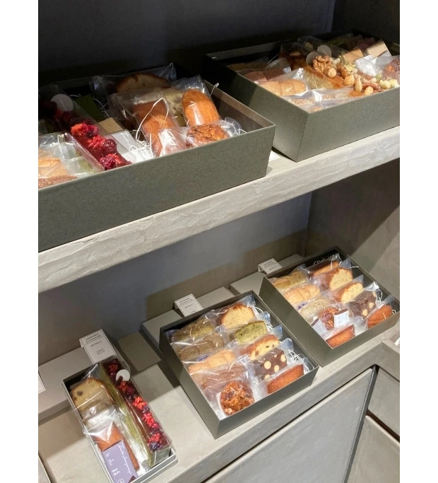 ASAKO IWAYANAGI PLUS（アサコ イワヤナギ プリュス）