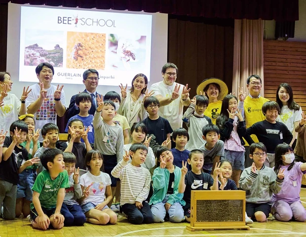 桐谷美玲さん with 「ゲラン BEE SCHOOL」開講⑩ 記念撮影