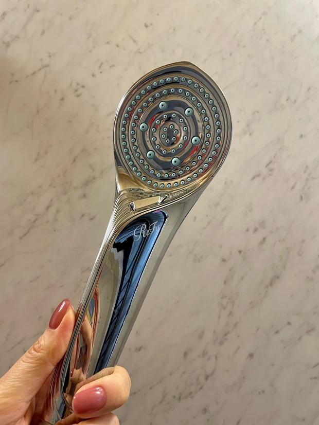 【髪にも体にも家族にも良いこといっぱい】おうちでキレイを目指すならリファのシャワーヘッドで全身美容時間をより充実に♡_3