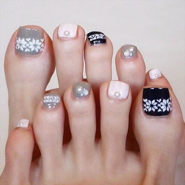 真冬のオシャレを足先にも！ 手描きで可愛いノルディックネイル【ギ☆のセル…