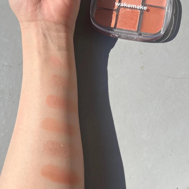 これひとつで上品な目元が完成♡色んな質のワントーンカラーで使い方自由自在！【WAKEMAKE ソフトシアーマルチパレット】_4_2