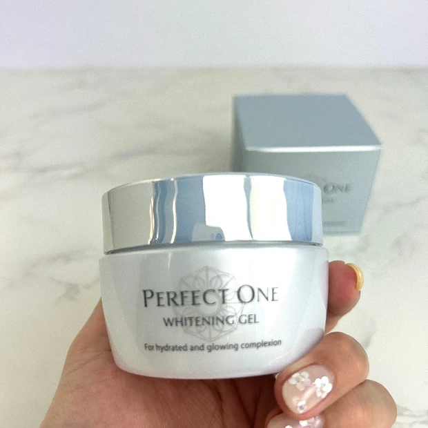 【時短で透明感ケア】パーフェクトワンが進化！薬用ホワイトニングジェルで“くすみ知らず”の肌へ