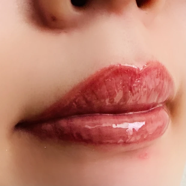 muiceのちゅるリップランパー PN01 モアチャイの使用イメージ