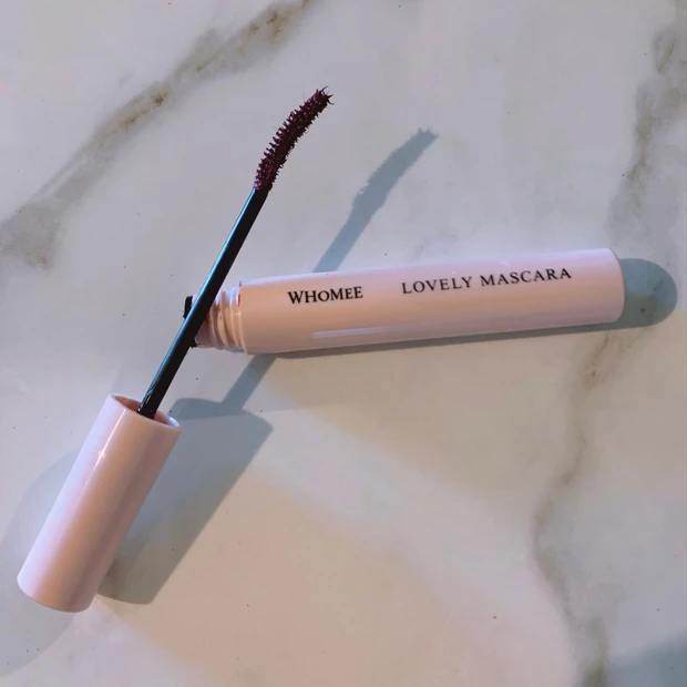 WHOMEE ロング＆カールマスカラ