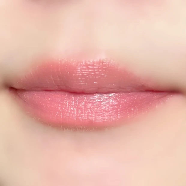 リップモンスター クリスタルポッドの食事後の色持ち比較写真