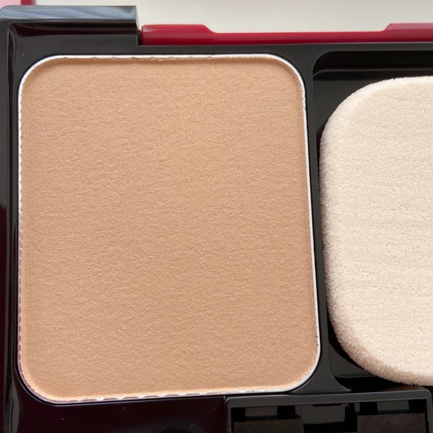 【アスタリフト】スキンケアで肌を整えた後に“新作”ファンデーションでベースメイク_7_1