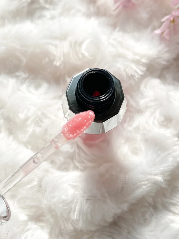 【JILLSTUART】お花のように可憐に彩る、うるつやリップ_3