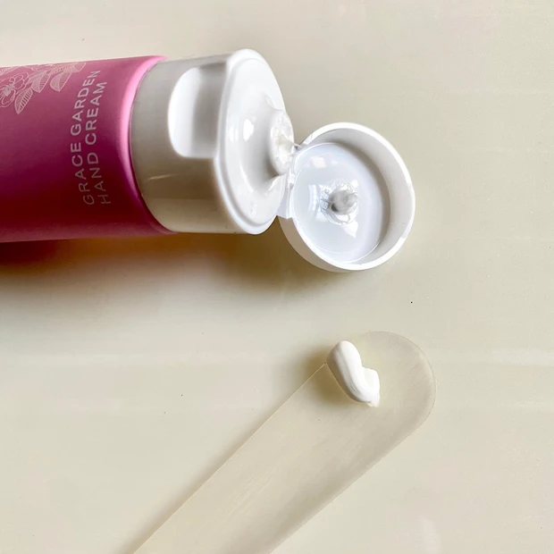 これ、できる?手と手を組んでぐるりんぱ!一年がんばった私の手をストレッチ_8_2