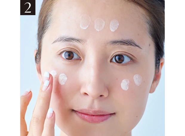 衛藤美彩さんのセルフメイクプロセス2