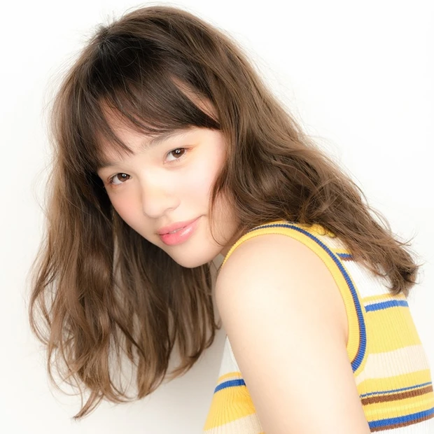 くしゃっとした外国人風のウェーブがおしゃれ! ヘルシーラフミディ