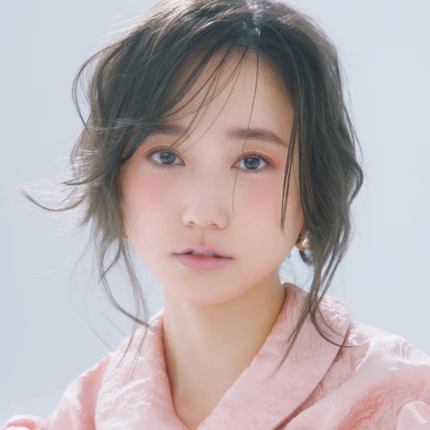 中野明海さんの春のワントーンメイク。“余白”にピンクをちりばめるのがポイ…