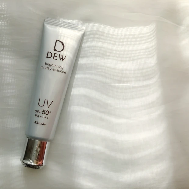 うるおって、透明感のある肌へ！DEWより新ブライトニングUV美容液が誕生！