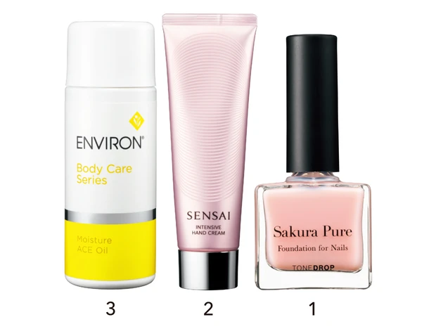 1 ファンデーション for Nails by トーンドロップ サクラピュア ￥1650／ディー・アップ　2 センサイ インテンシブハンドクリーム 100ml ￥9350／カネボウ化粧品　3 エンビロン モイスチャーACEオイル 100ml ￥9790／プロティア・ジャパン