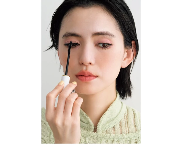 【POINT3】まつ毛をしっかり上げてパッチリ縦幅のある目元に