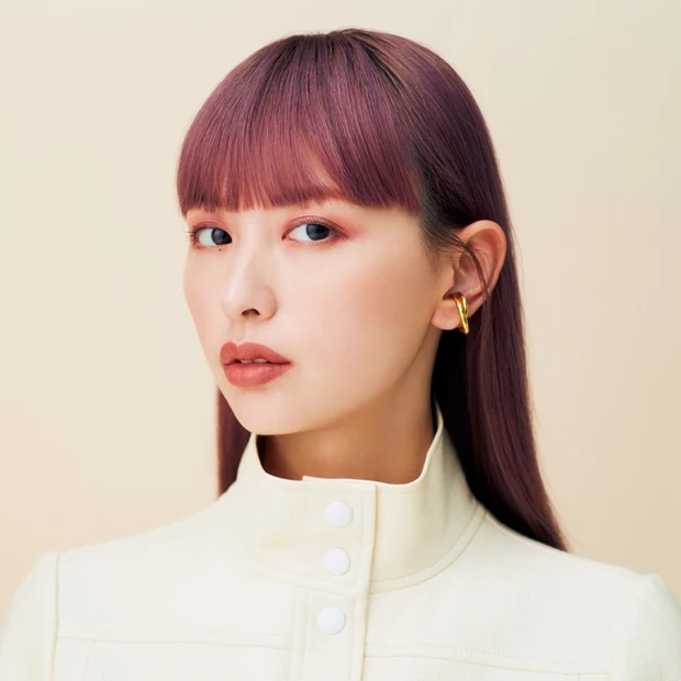 鈴木えみの愛用メイクツールを大公開！ “えみ顔”に欠かせない全13品を一…