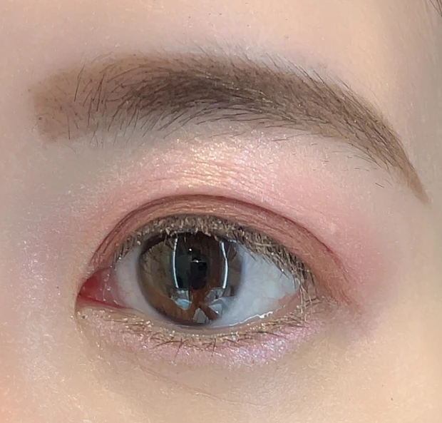 ジルスチュアートビューティ ブルームクチュール アイズ 25のメイク①