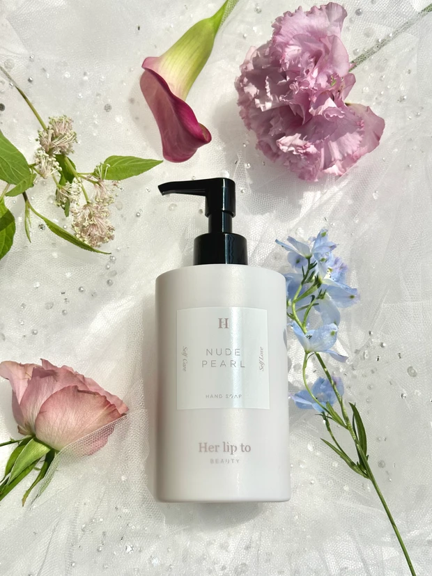 8月10日(土)発売♡
小嶋陽菜さんプロデュースHer lip to(ハーリップトゥ)のビューティラインHer lip to BEAUTYからハンドソープが限定で発売♡一足お先にレポ♡_3