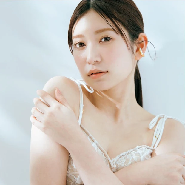 【4位】吉田朱里さんのぷりぷり肌の秘密。大人の肌悩みは、このエイジングケアコスメにお任せ!