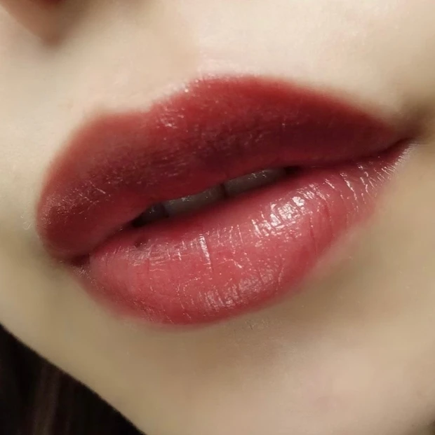 オサジ OSAJI ニュアンスリップスティック  16 Usuhari うすはり オサジリップ ニュアンスリップ maquia maquiaonline マキアインフルエンサー マキアエキスパート MAQUIAエキスパート Anna