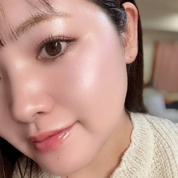 レイヤード フルリ チーク PU-5 アイリスパープルのスウォッチ 口コミ