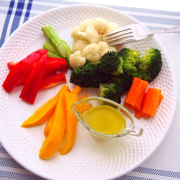 ワインのお供に♡ ヘルシーおつまみ「温野菜のレモンソースディップ」