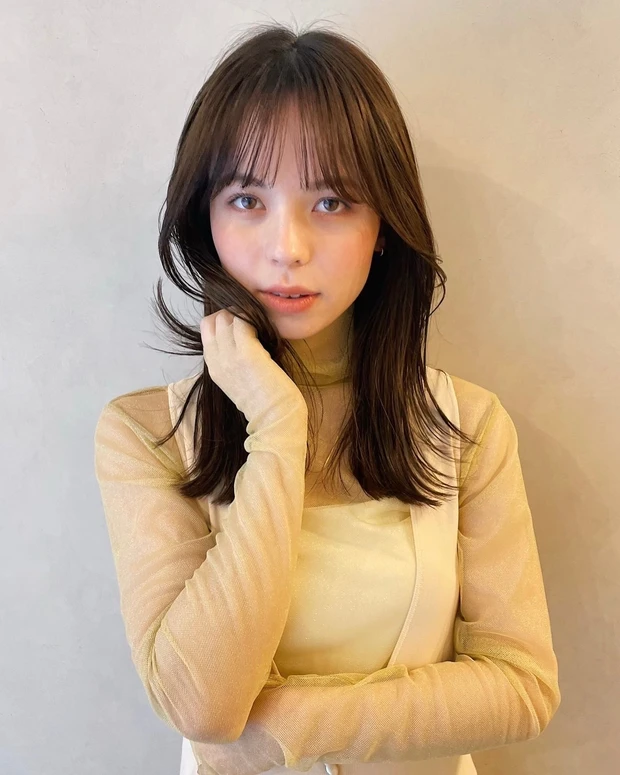 ミディアムヘア ヘアスタイル 前髪あり 暗髪