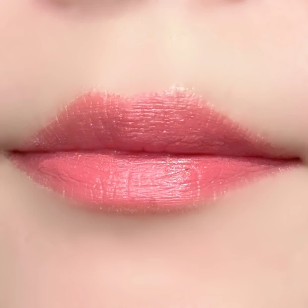 セザンヌ「ラスティングステイリップカラー01ローズレッド」はブルベにおすすめ