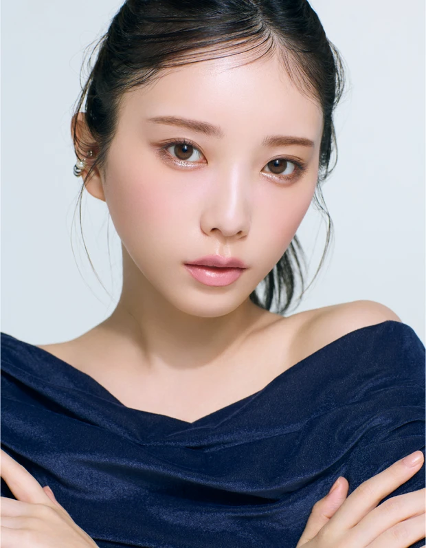 【2025年秋 アイシャドウ】対極質感(マット×グリッター)で透明感増し