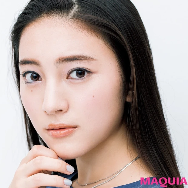 【ブルベ肌】知的に見せるブルーのアイシャドウ