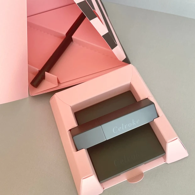 【クリスマスコフレ】意外な色の組み合わせがお洒落なセルヴォークの限定パレットキット_4