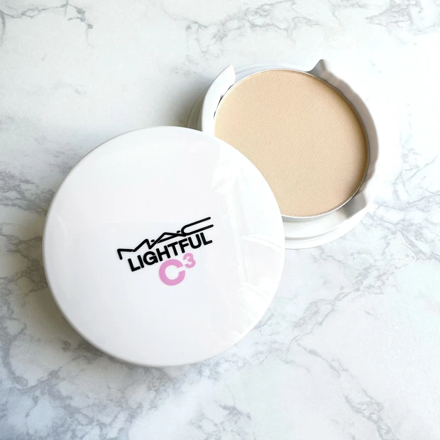 ファンデーション 化粧品 コスメ